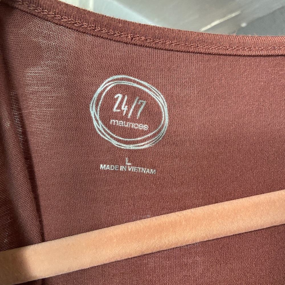 Maurices 24/7 tee, warm hickory color